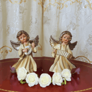 Ángel decorativo en resina