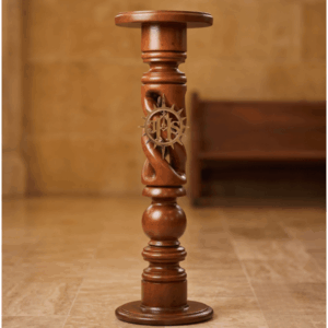 Base de madera con aplique JHS para cirios y velones litúrgicos